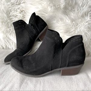 Old Navy Perforated Black Ankle Boots